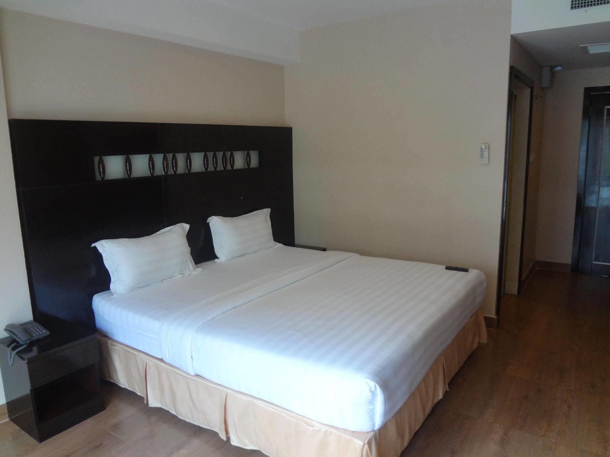Land Royal Residence Pattaya Exterior photo